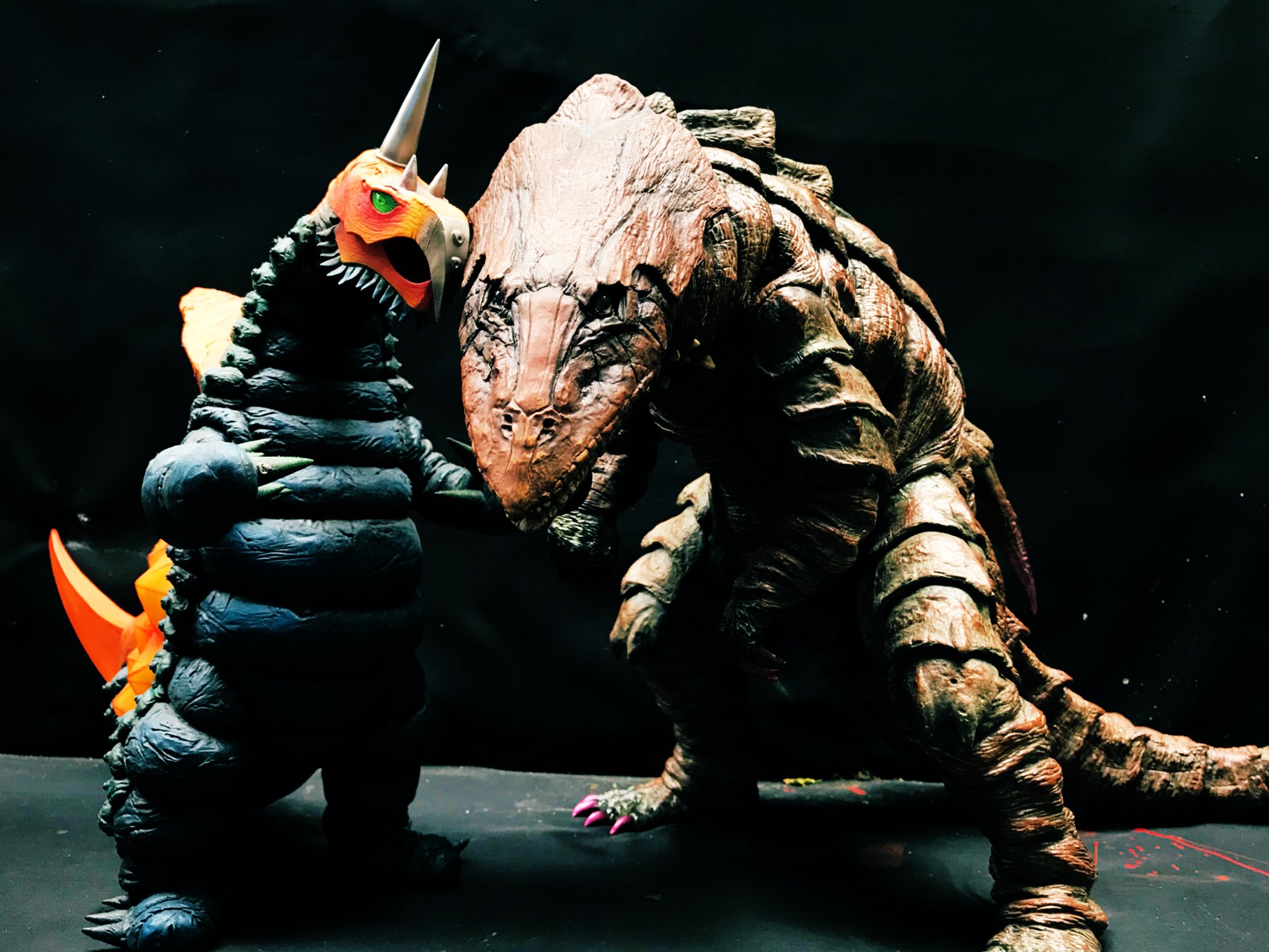 値下げ！ACRO KAIJU REMIX ベムラー 塗装済み完成品 中古美品 送料無料