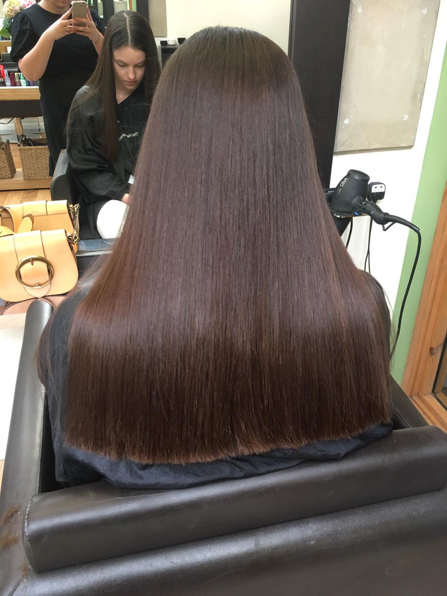 One length cut &amp; a sleek blowdry by Ciara👌

Some Hair Business TLC is definitely the best way to start a Saturday, in our humble opinion💚

hairbusiness.co.uk 

#Cowbridge #Cardiff #ValeOfGlamorgan #SouthWales #Salon #EliteSalon #Hair #HappySaturday