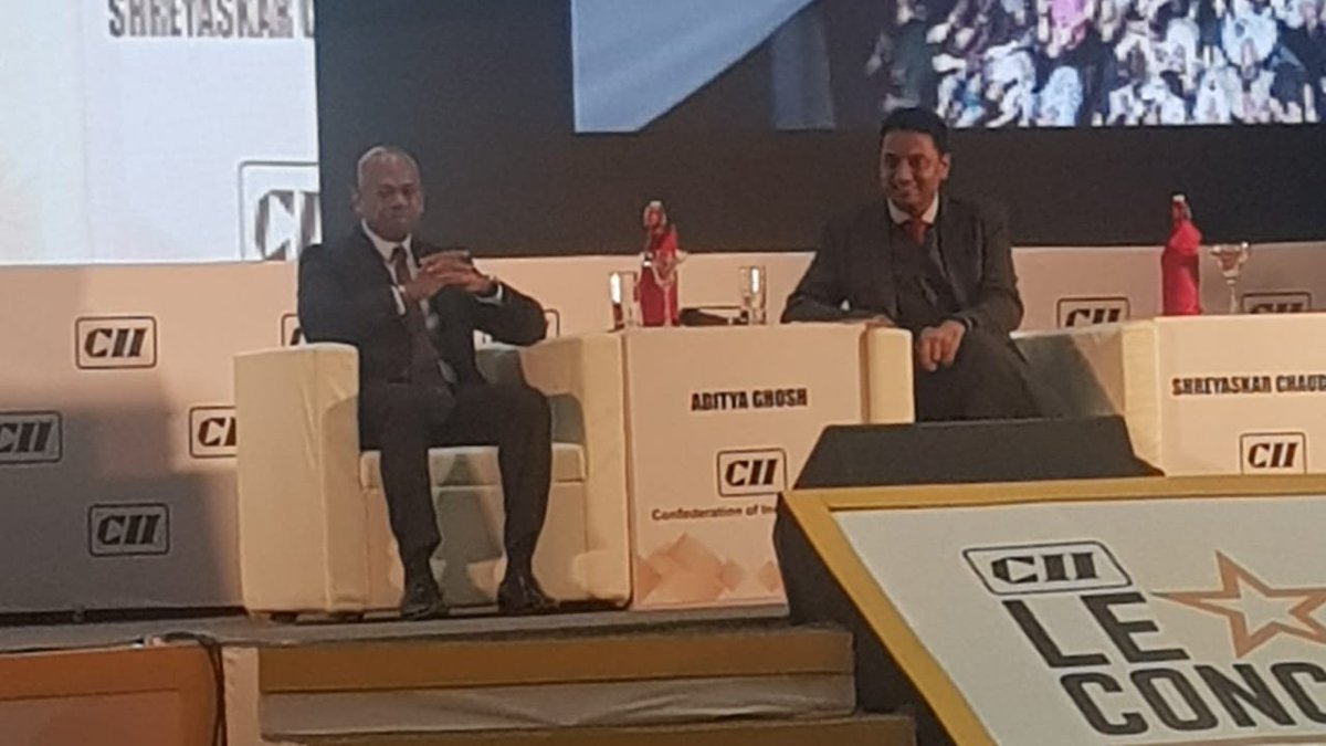 imshreyaskar's tweet photo. With 40 under 40 @iamadityaghosh @CIILeadershipCo https://t.co/ympnPAPj39