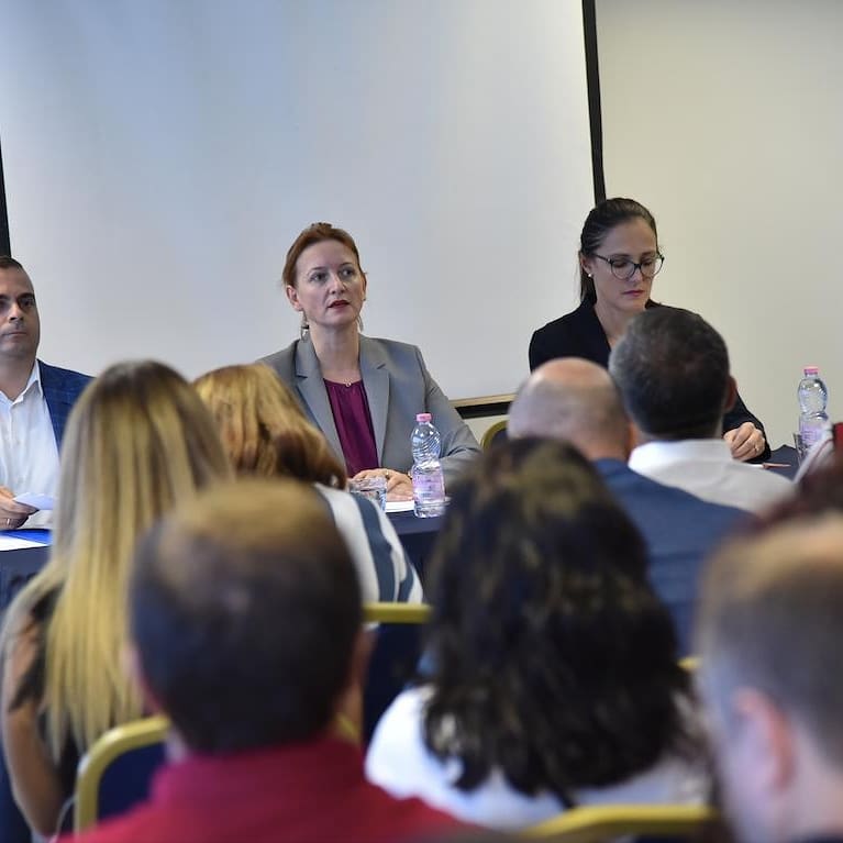 AnilaDenaj's tweet photo. Vazhdon procesi i konsultimit publik me komunitetin e biznesit për projektligjin e Fiskalizimit në të gjithë qarqet e vendit. Biznesi dhe administrata tatimore duhet ta shohin veten si partner në këtë proces.
#fiskalizimi #stopinformalitetit https://t.co/W09auR7eoA
