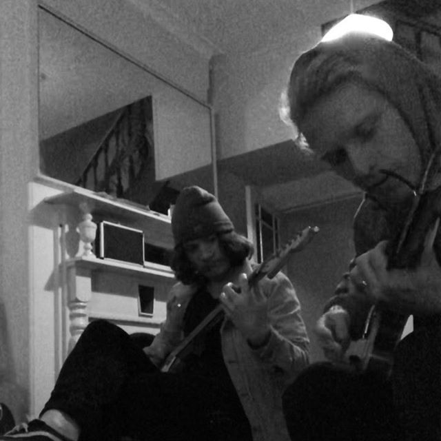 TJxASP's tweet photo. I’m falling..
I’m falling.. hope I levitate 🎸 (sloshed jam sessions 🍻) https://t.co/ol7HcOOjUB https://t.co/oHaYVxfrqz