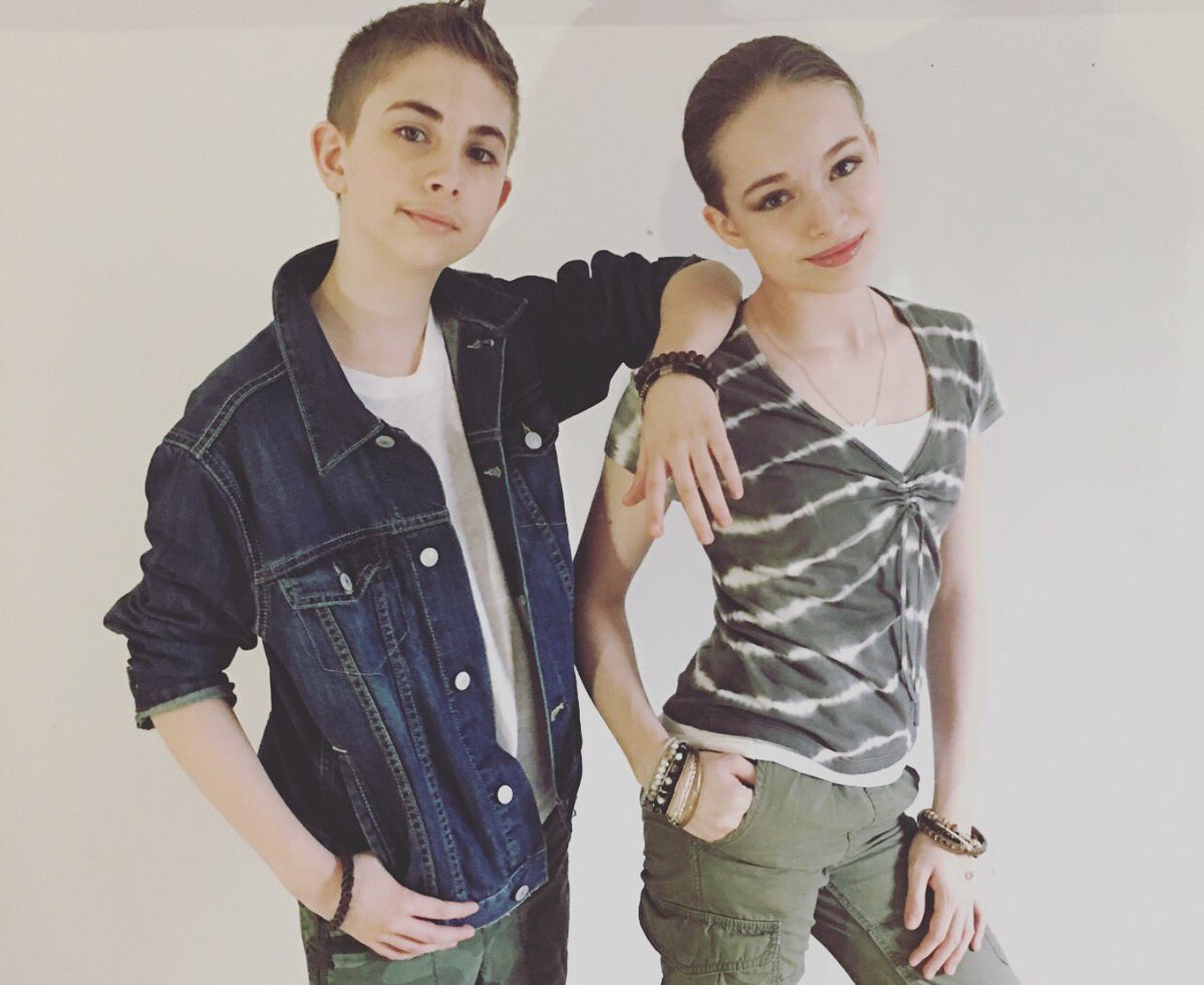 RealFandH's tweet photo. Wow! Did Saturday already hit this week! Where did the week go? We need a 36 hour day to cope with our schedules hope you guys? Have a great weekend #Rowanetts Faith &amp; Harry 😎😎 #risingstars #recordingartists #songwriters #awardwinners #performers #teens https://t.co/69F3VlhSJf
