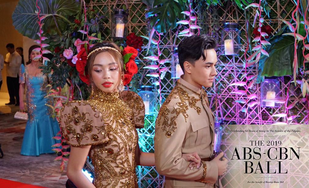 OneMusicPH's tweet photo. Nandito na ang #MightyMayward, @maymayentrata07 at @Barber_Edward_ for the #ABSCBNBall2019 https://t.co/Y2gAOhDWSM