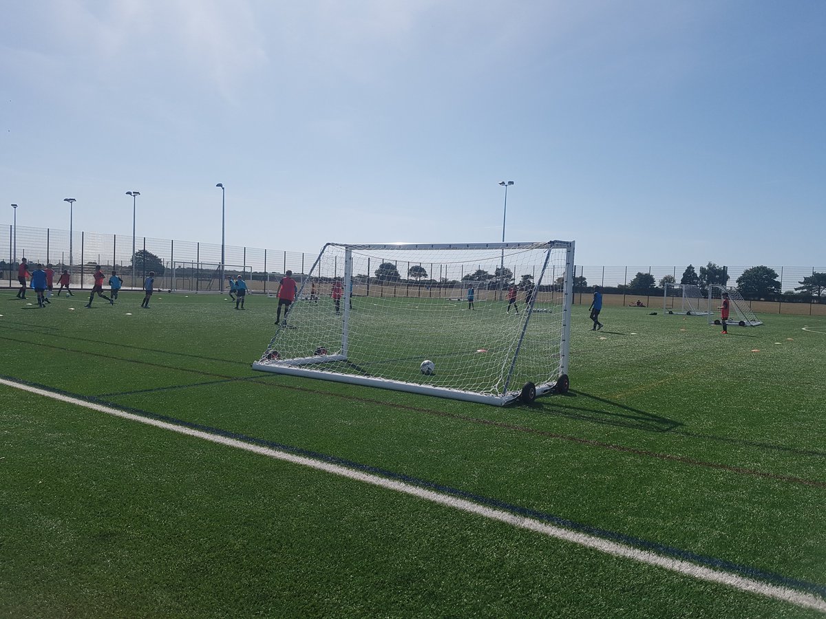 J66ODY1979's tweet photo. Morning peeps... preparation session to face Arsenal ⚽⚽ #myboy #gsjunior #dedication #bottisham https://t.co/hrEUeCEEcZ