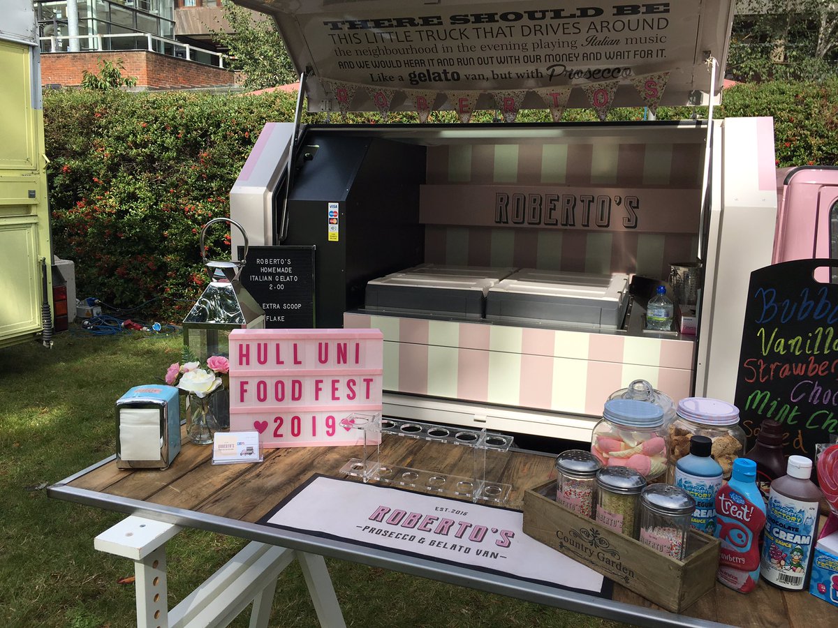 RobertosEvents's tweet photo. We’re down at Hull Uni for Freshers Food Festival. It’s a perfect day for a tasty Gelato!  😋 🍦 ☀️ #gelato #hull #hu #robertosevents #hullandproud #proseccovan #DavidCameron #😂 https://t.co/FsFzktoM45