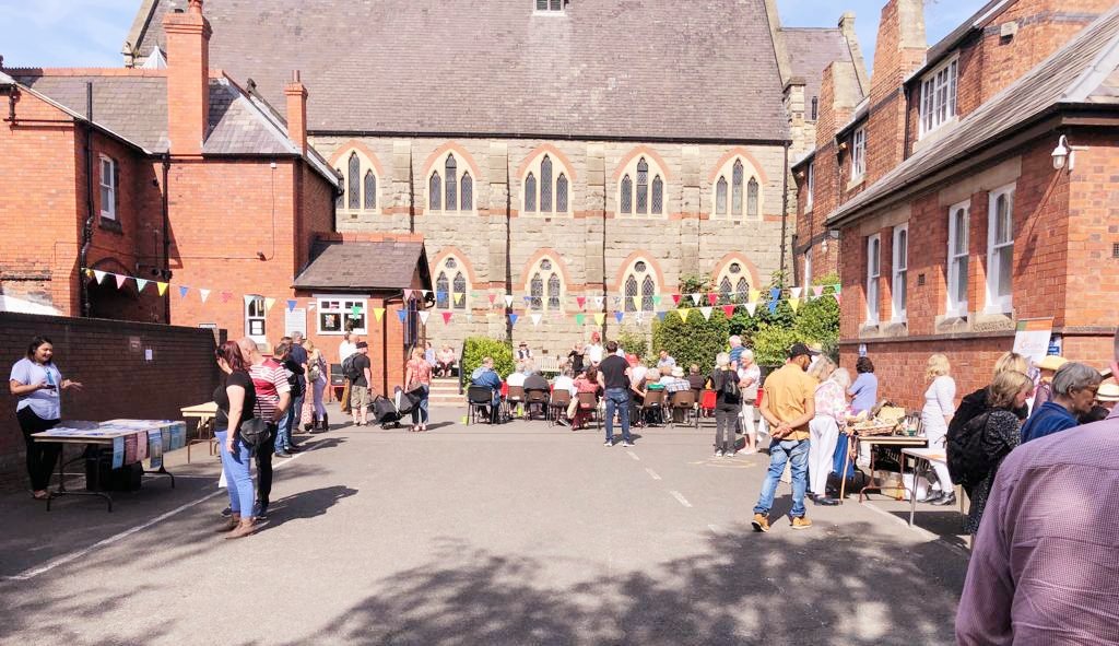 ChiefRik's tweet photo. Join us at the Inter faith open day at the United reform church until 3 today. Events for the kids and food from round the world. Music and dancing, cake and samosa! RT to support this group, set up to show solidarity after the London bombings @CSuptKevPurcell @ACCMartinEvans https://t.co/dLMVFGMAlM