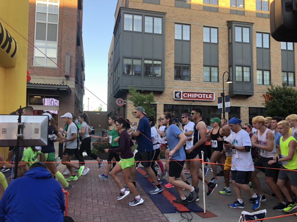 GameDayChase's tweet photo. And they’re off!! Thank you, Harper Cancer Research Institute for making the chase possible! #gamedaychase https://t.co/Q0vshtDcQ3