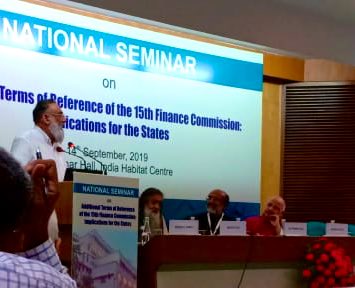 lekhachakrborty's tweet photo. Finance Ministers’ Panel : #ThomasIsaac ( Kerala) , #ManishSisodia ( Delhi) , #HaseebDrabu ( former, Jammu & Kashmir) on @15thFinCom ‘s Additional TOR announced in July 2019 on sharing defense & internal security with States. #Schedule_7 #Article280 #CooperativeFederalism https://t.co/Rd4S43dcxN