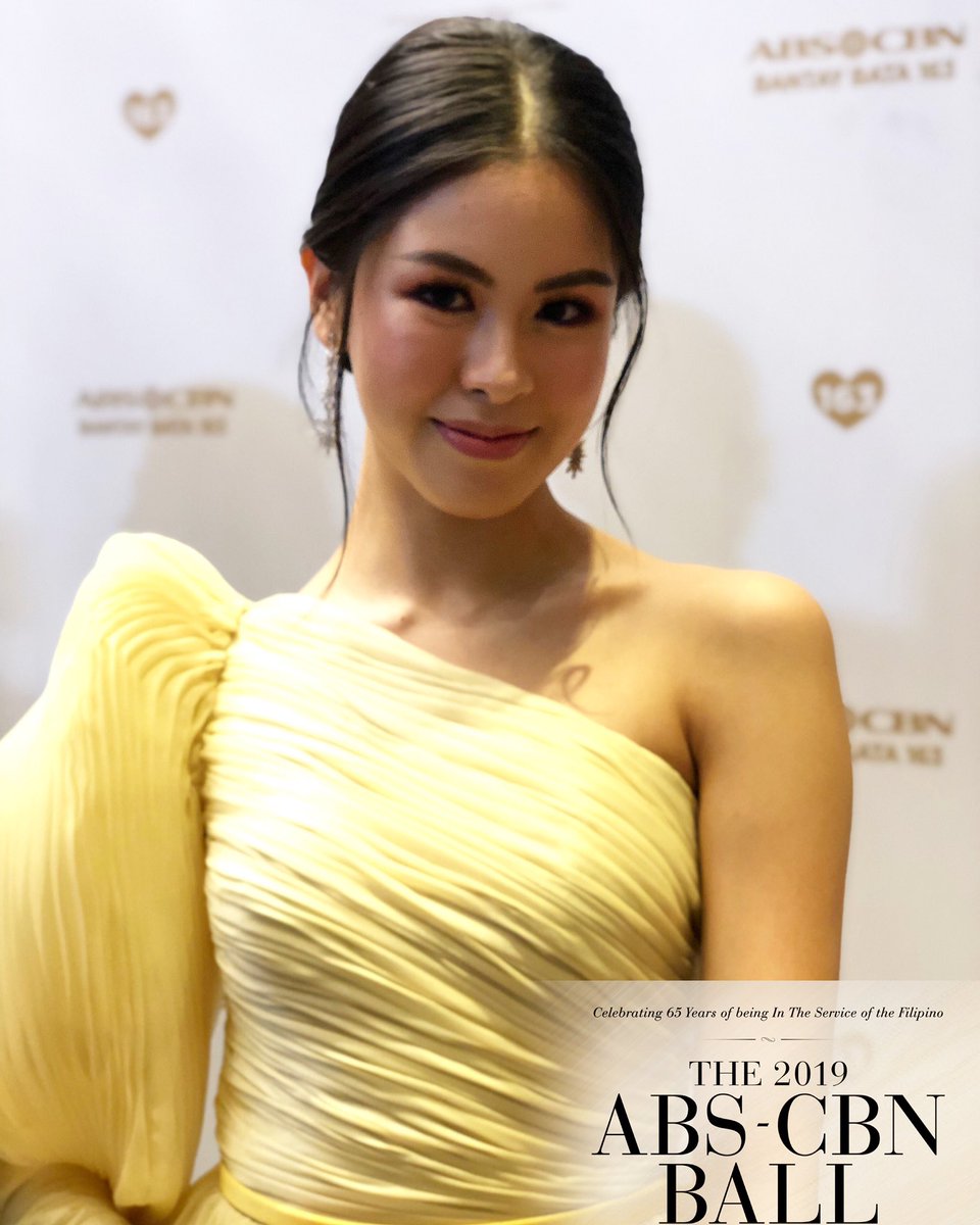TWBAofficial's tweet photo. Kisses Delavin at the #ABSCBNBall2019 https://t.co/jeFU2XJF0b