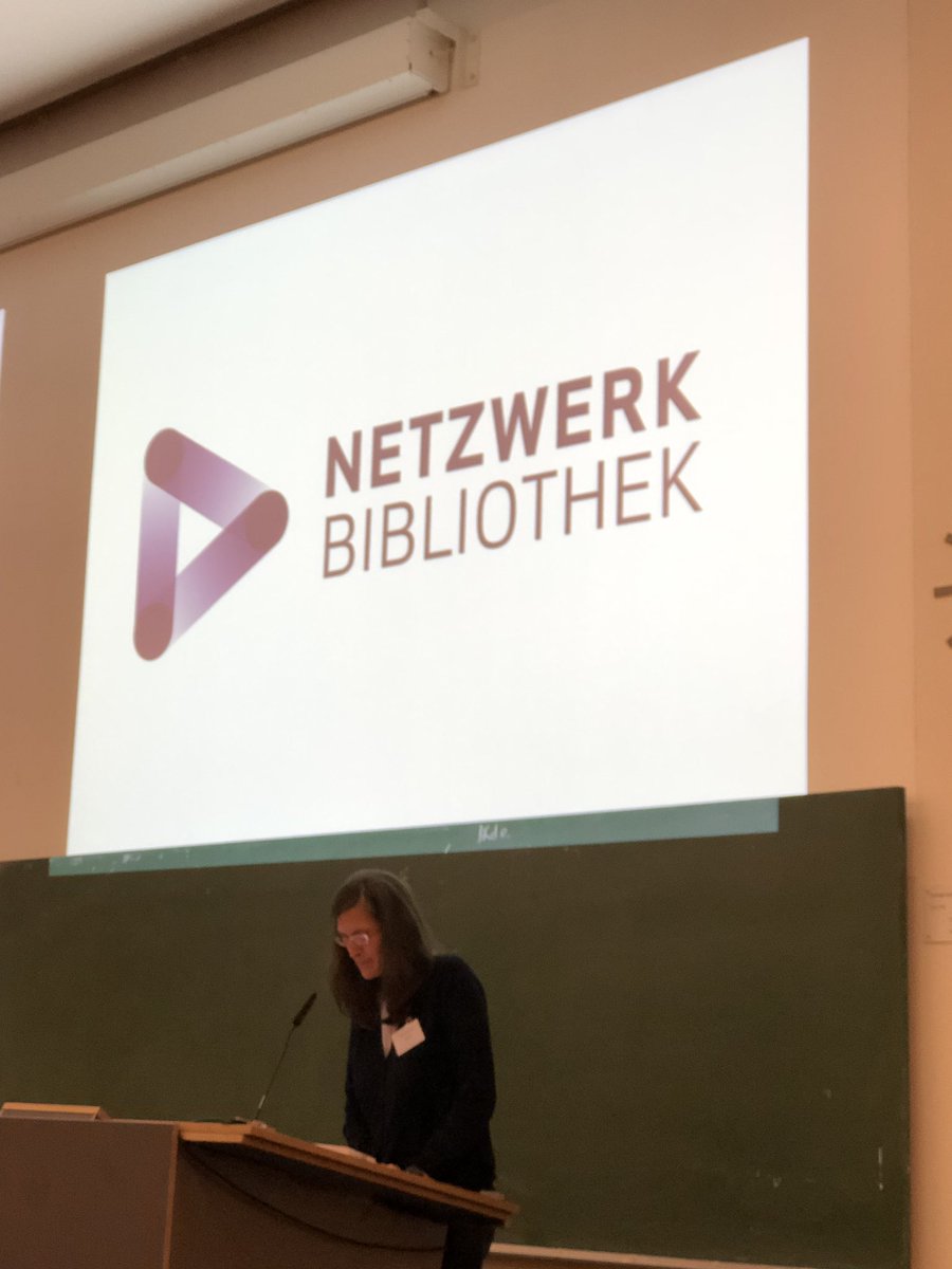 tbbb2019's tweet photo. Jetzt stellt Kathrin Hartmann die Kampagne Netzwerk Bibliothek des @bibverband vor. #t3b19 https://t.co/dKhZMpK9ql