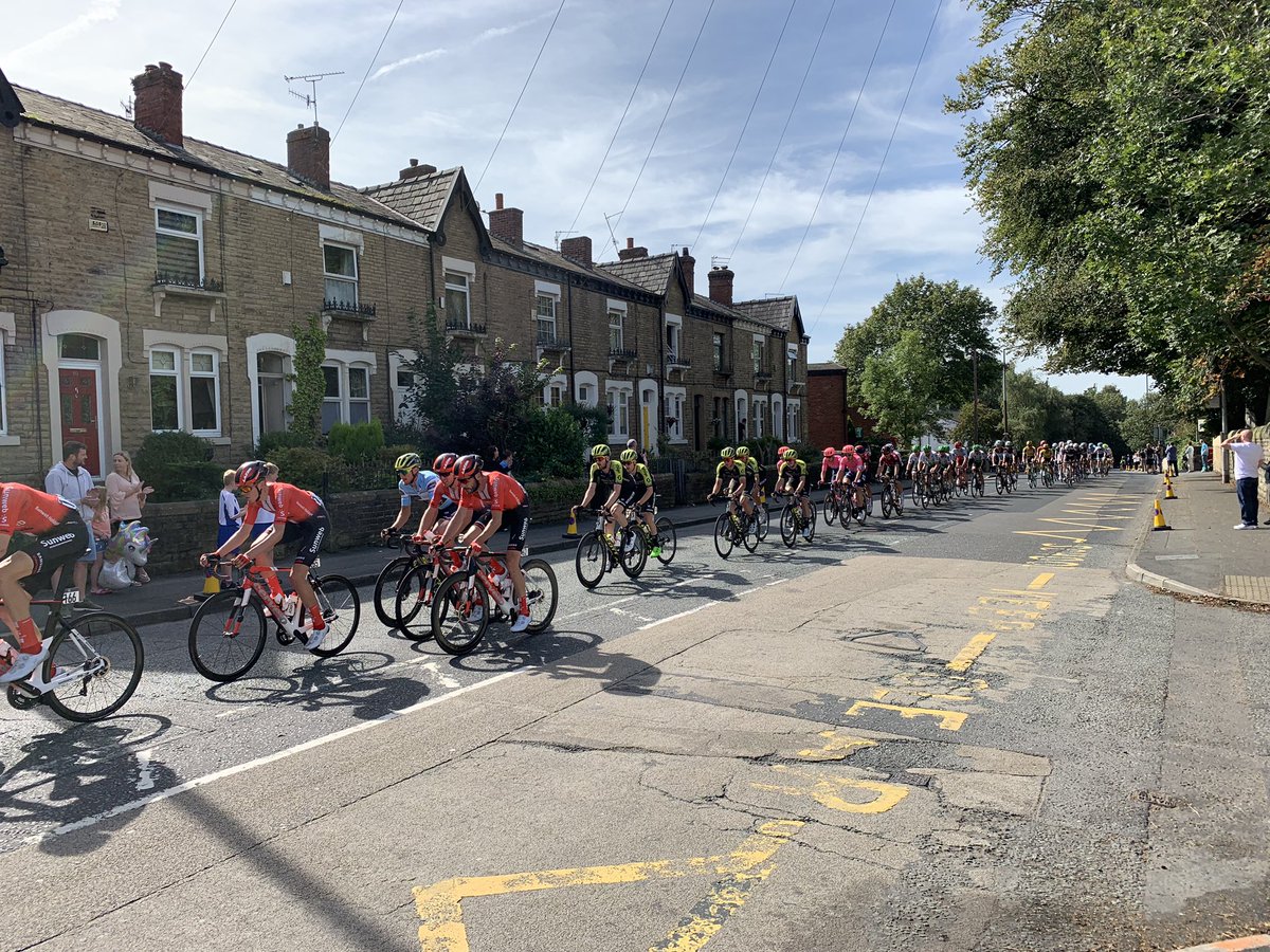 GillPottsOT's tweet photo. @TourofBritain #OVOToB #tourofbritain #stalybridge https://t.co/LDoBnYcmMq
