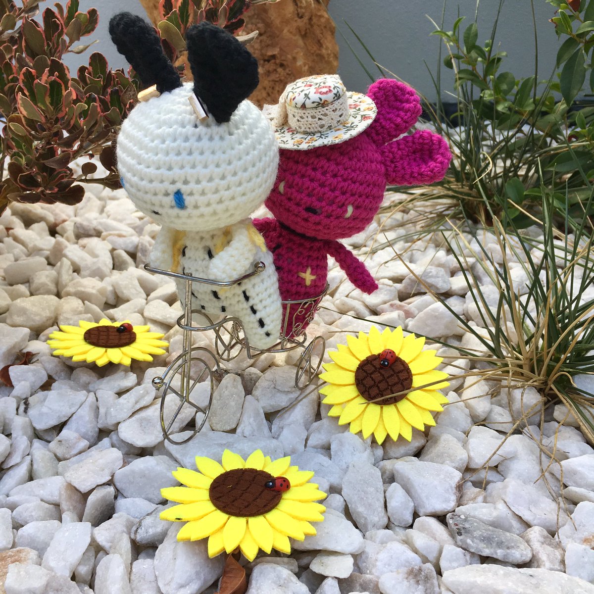 campanulamagica's tweet photo. BruTrish Week Day 7 (Free Day) + Late Day 6 (Family)?
βBunnyarati! Weβre going too fast! If my hat flies away Iβll make you run after it!β
βAlright, alright!β
+
They take the baby for a morning stroll
#γγγ£γγͺ #brutrish #brutrishweek #brutrishweek2019 @brutrishweek https://t.co/F86gizlsl0