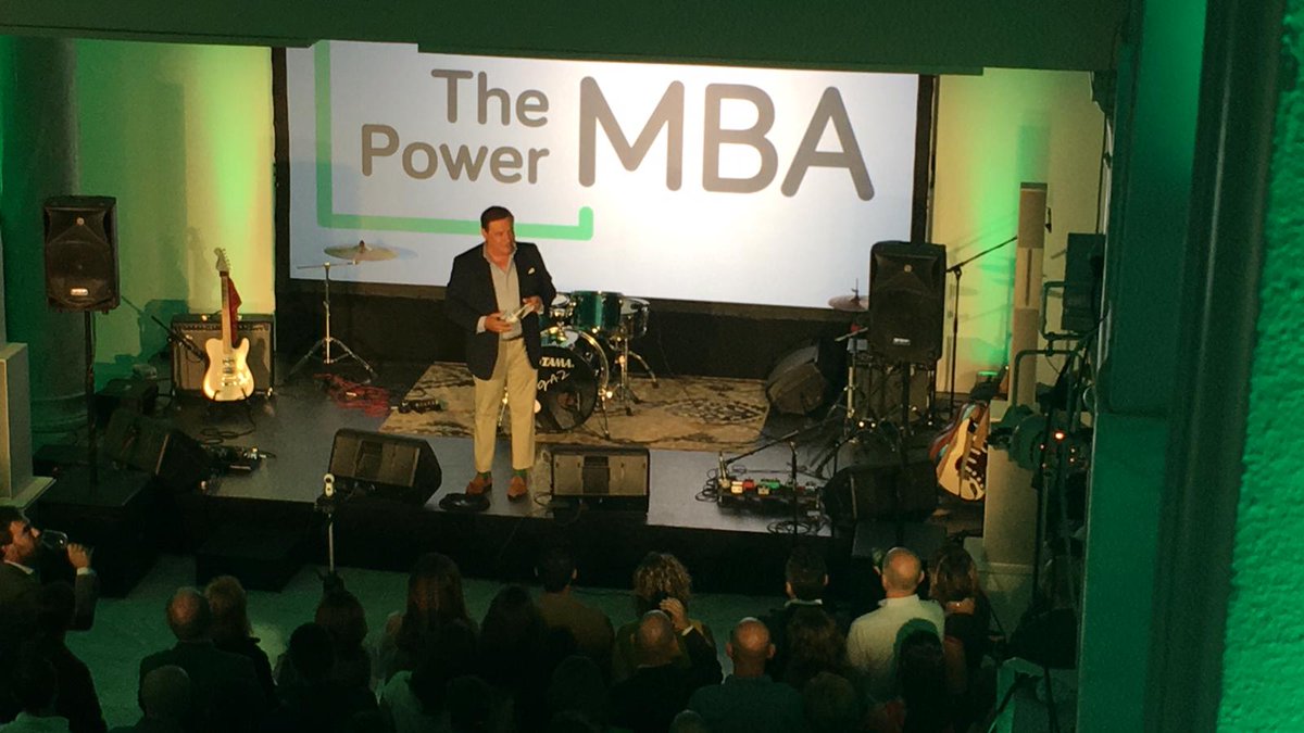 ForsanitareaSan's tweet photo. ¡Qué gran noche aprendiendo de los mejores!
#ThePowerMBAday https://t.co/9B3tBUKmoX