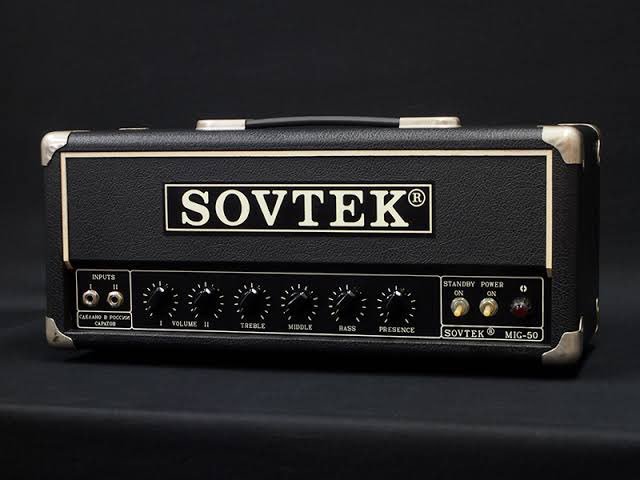 Cz_5strings's tweet image. いやー…買っとけばよかったかなー。でもキャビ持ってないし。でも、これ逃したら次に現物みるのいつになることか…。すっげー迷う。#sovtek #MIG50 #画像は拾い物