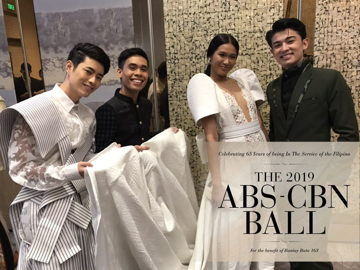 starhuntabscbn's tweet photo. Team LAYF keeps the good vibes at #ABSCBNBall2019 ✨😁 https://t.co/737hhnPVwq