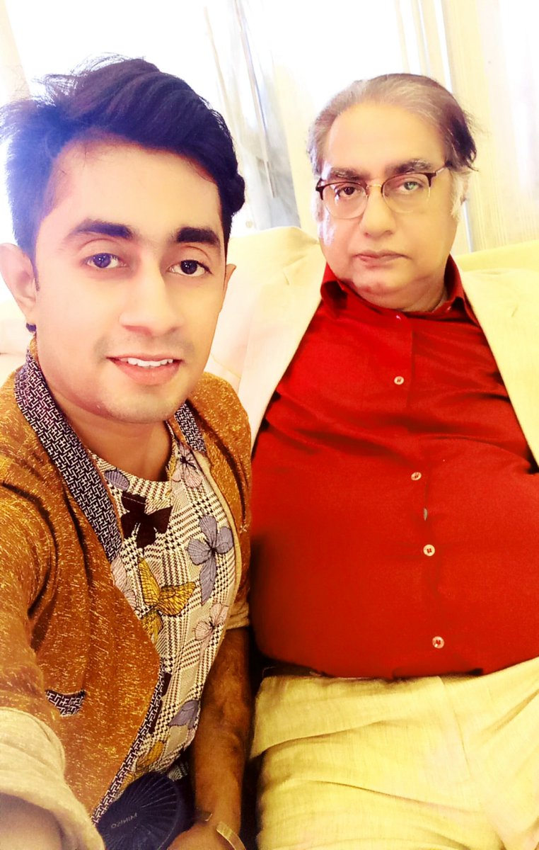 DevdipKumar's tweet photo. #Devdip👮
Shoting time picture.
Me and #Bissonath da .  He is my fevorite Actor.He Is a great man.
😊😃😄😀😁
https://t.co/fVMFhXQOZv
#Please_Subscribe_Our_Youtube_Chennel. https://t.co/W0jHYwAci6
