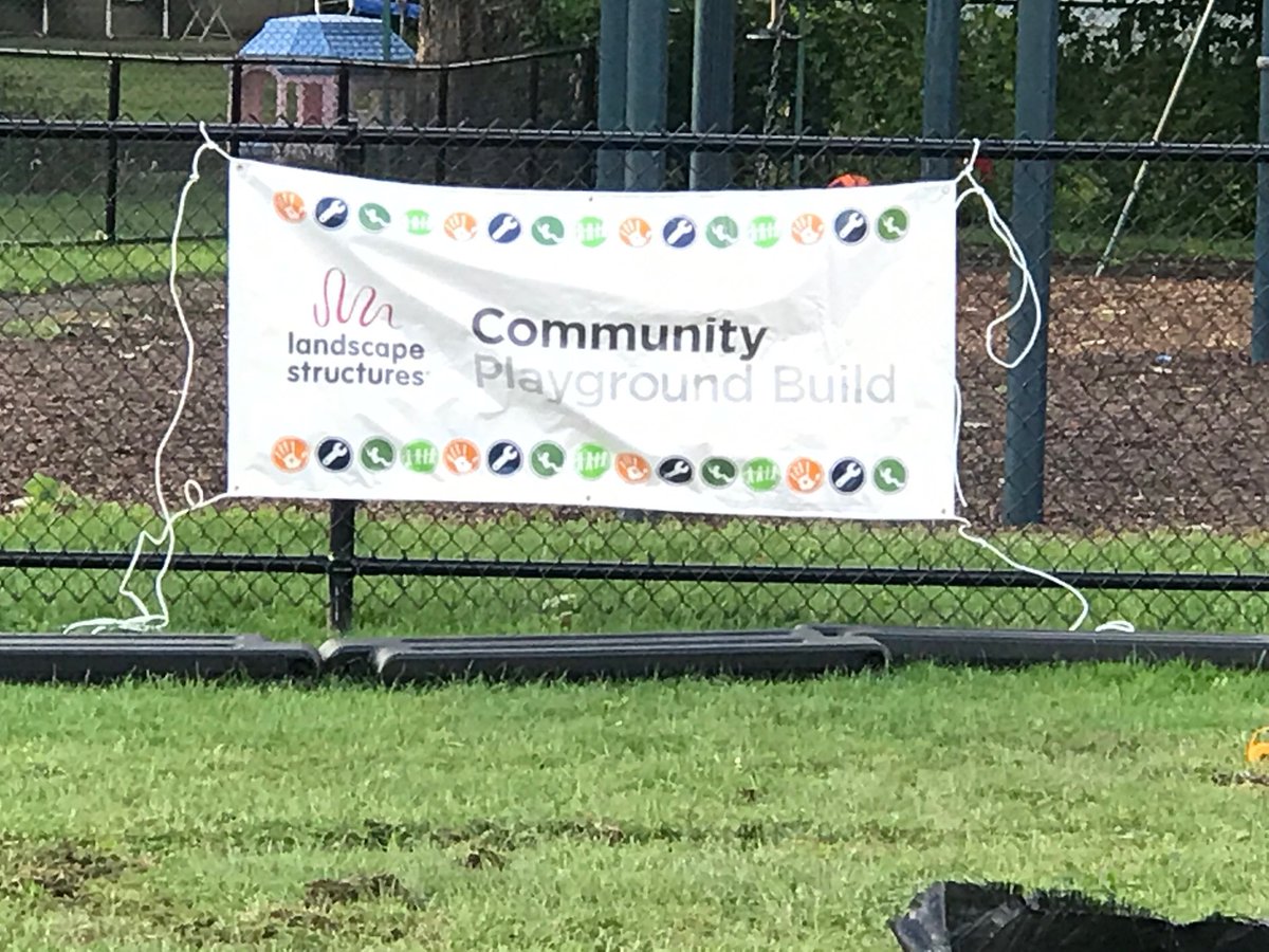 CAShcsd's tweet photo. CAS Playground 😊 #CASlearns #HCSDlearns https://t.co/VNNFW91ZZj