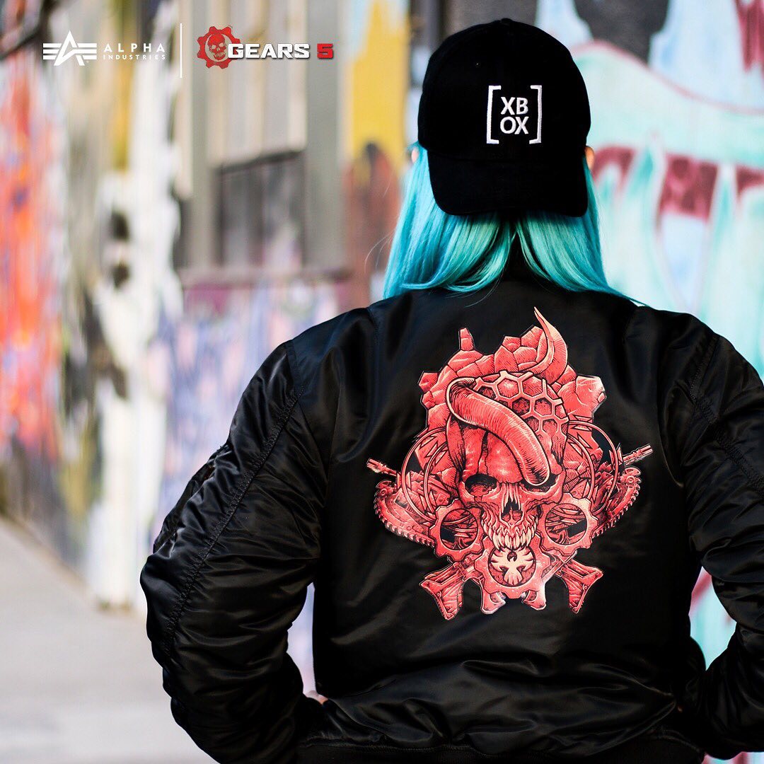 XboxDACH's tweet image. 🚨Gewinnspiel🚨

Wir verlosen 2 x  ein @AlphaIndustries #Gears5 Kit bestehend aus der Gears 5 Bomberjacke, 12 Monaten #XboxGamePass &amp;amp; Kait Diaz Limited Controller! 

So macht ihr mit:
1. @XboxDACH folgen ✅
2. Tweet liken + RT ❤️🔁

TNB 👉 bit.ly/XboxDACH-TNB