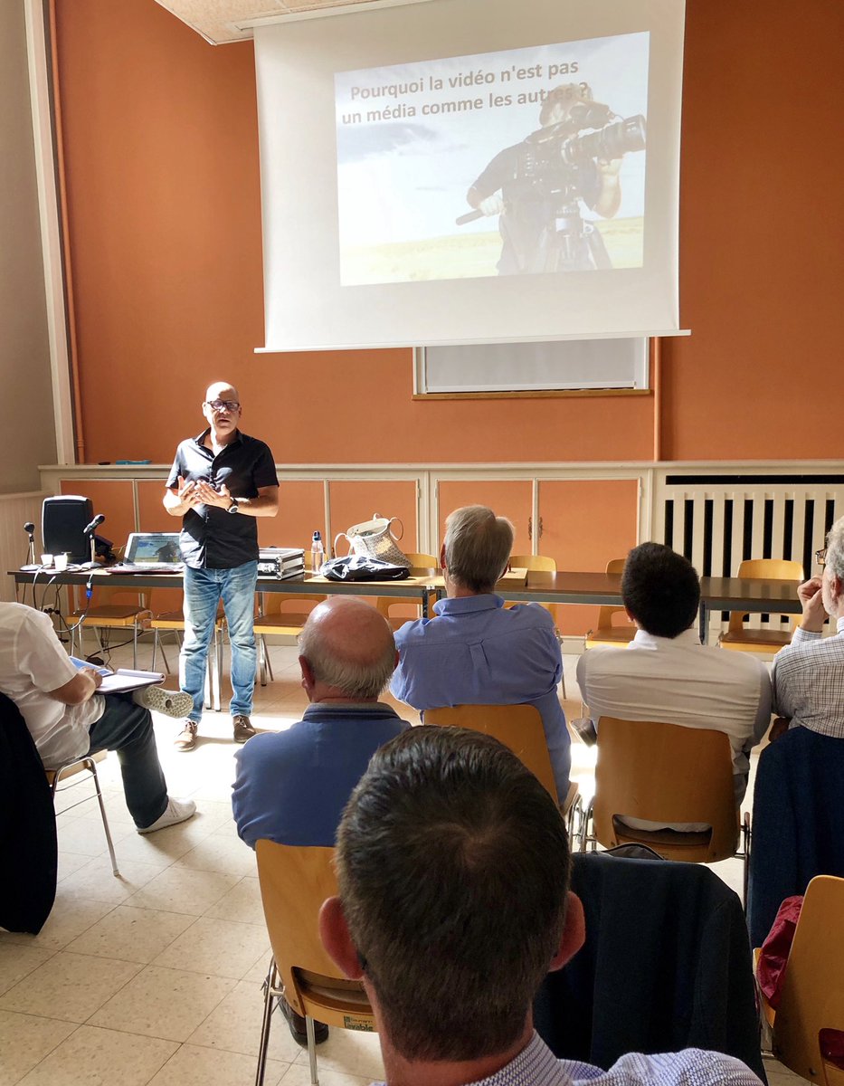 45Republicains's tweet photo. 3ème cycle de formation des @45Republicains à Sully-sur-Loire. Thème : la communication de campagne. Les échanges ont été très riches sur ces sujets essentiels aujourd’hui. @geffroy45 @jnmilor @realmanu2945 @Chrystel45 https://t.co/OAQ5MkujYQ