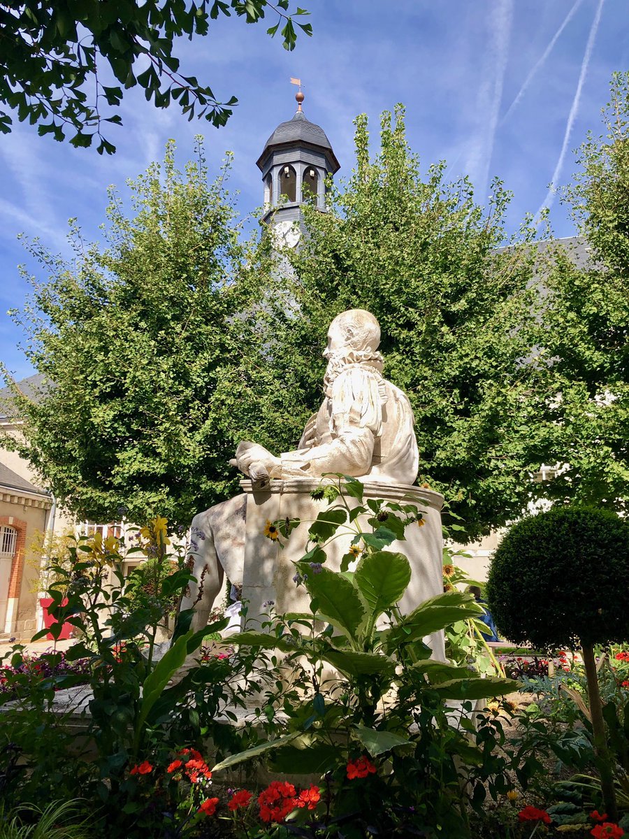45Republicains's tweet photo. 3ème cycle de formation des @45Republicains à Sully-sur-Loire. Thème : la communication de campagne. Les échanges ont été très riches sur ces sujets essentiels aujourd’hui. @geffroy45 @jnmilor @realmanu2945 @Chrystel45 https://t.co/OAQ5MkujYQ