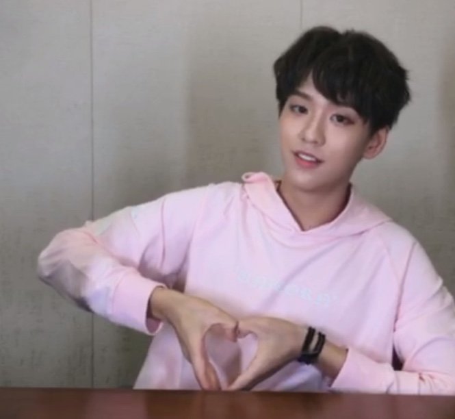 Z49qVHlW9aWjQVu's tweet photo. 바깅이들의 꿈과희망이 이루어지는 그날까지 존버!!!
#역경을_헤치고_아홉개의_별을향해 https://t.co/5zGLUwC231
