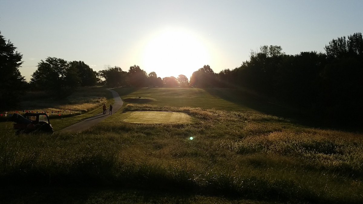 wushock20's tweet photo. Another beautiful day at the Wamego Invitational!  Our team is ready and wanting to see where we rank with the other teams.  Great atmosphere!  #statecourse #TrustTheProcess https://t.co/4yivHn05gU