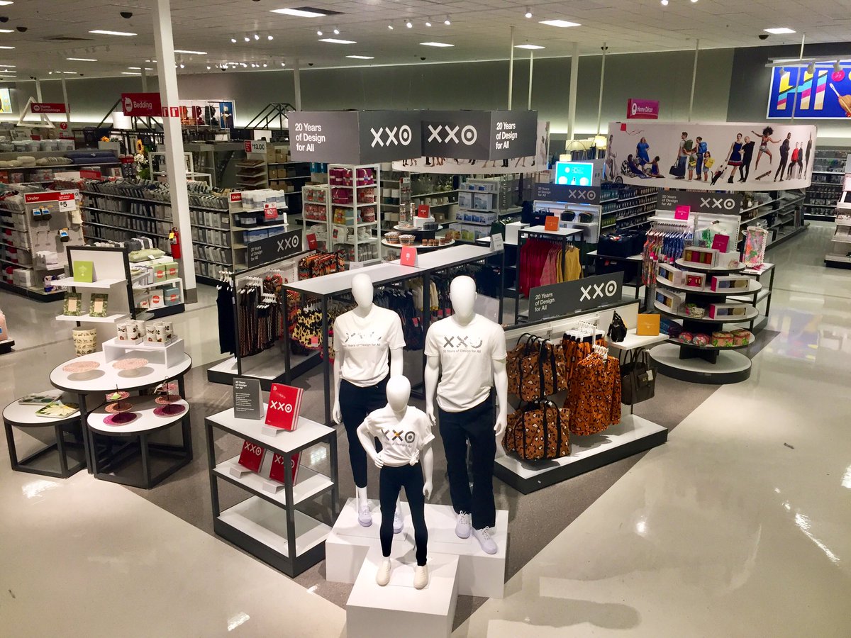 Kaitlin_Schager's tweet photo. 20 year anniversary on point and ready for guests!! 🎯 One of everything please 💁🏽‍♀️ @kurtgriebel @Le_Hulett https://t.co/ffCp2fUVEs