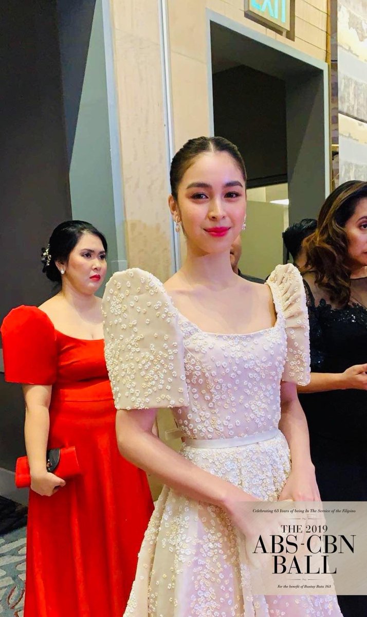 ABSCBN's tweet photo. Julia Barretto is looking angelic with this classic white Modern Filipiniana ensemble! Visit https://t.co/rzqW49cZGJ for more #ABSCBNBall2019 photos https://t.co/wzh0yQoAbC