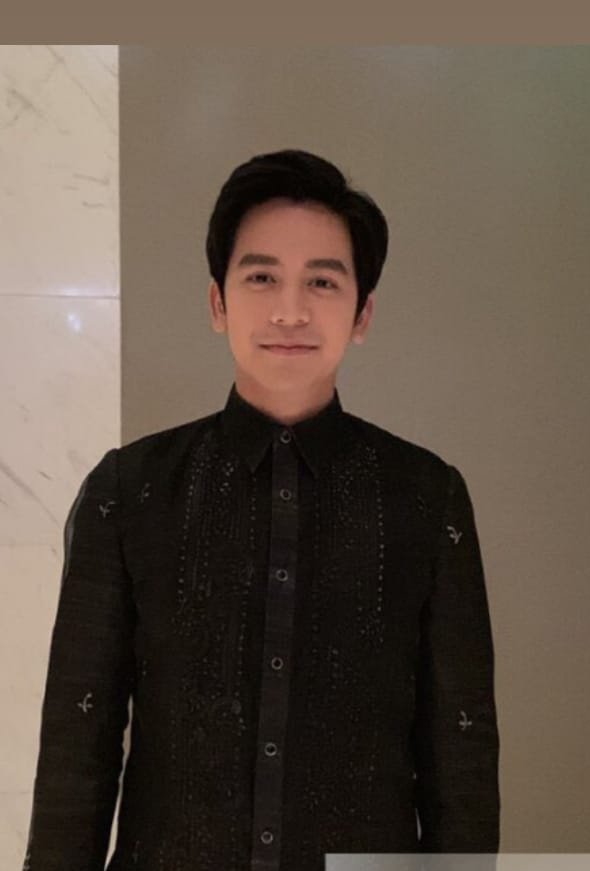 KimPau_KSA's tweet photo. Bubbeeerrsss....

#BinibiningJuliaBraverretto 
#JOSHUAstoundingAtTheRedCarpet https://t.co/2kMwNx1tyQ