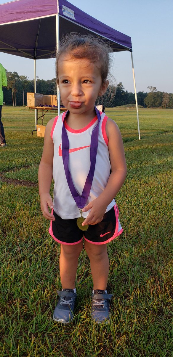 CoachMeng_SB's tweet photo. Full of emotions after her First Fun Run this morning! #ifyournotfirst @CoachMeng_XC https://t.co/qXk0TUdxfF