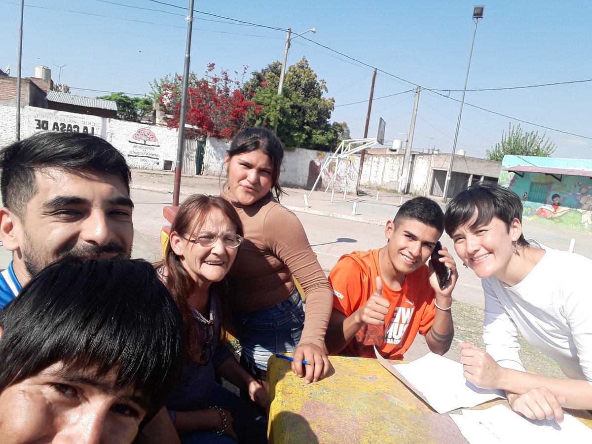 loslapachos_tuc's tweet photo. Tuvimos una jornada más, junto a compañeres de #SEPyAA y #ENIA donde la murga del Sifon sigue creciendo. 💚🥳🥁🎶🎵 https://t.co/AuTeLXQYks