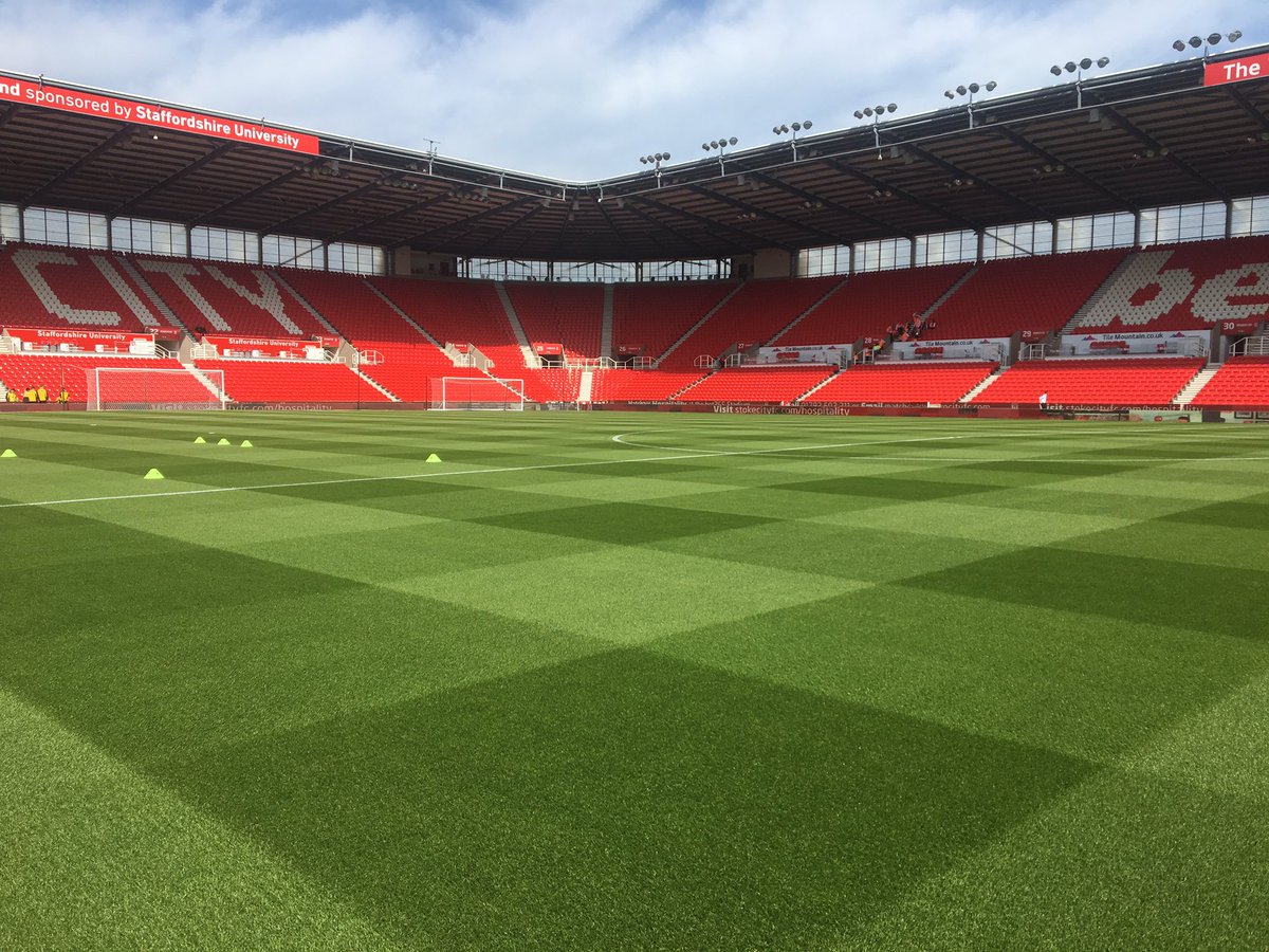 AndyJac02705025's tweet photo. Come on you potters 🌱⚽️🌱⚽️ https://t.co/LbwuznWULN