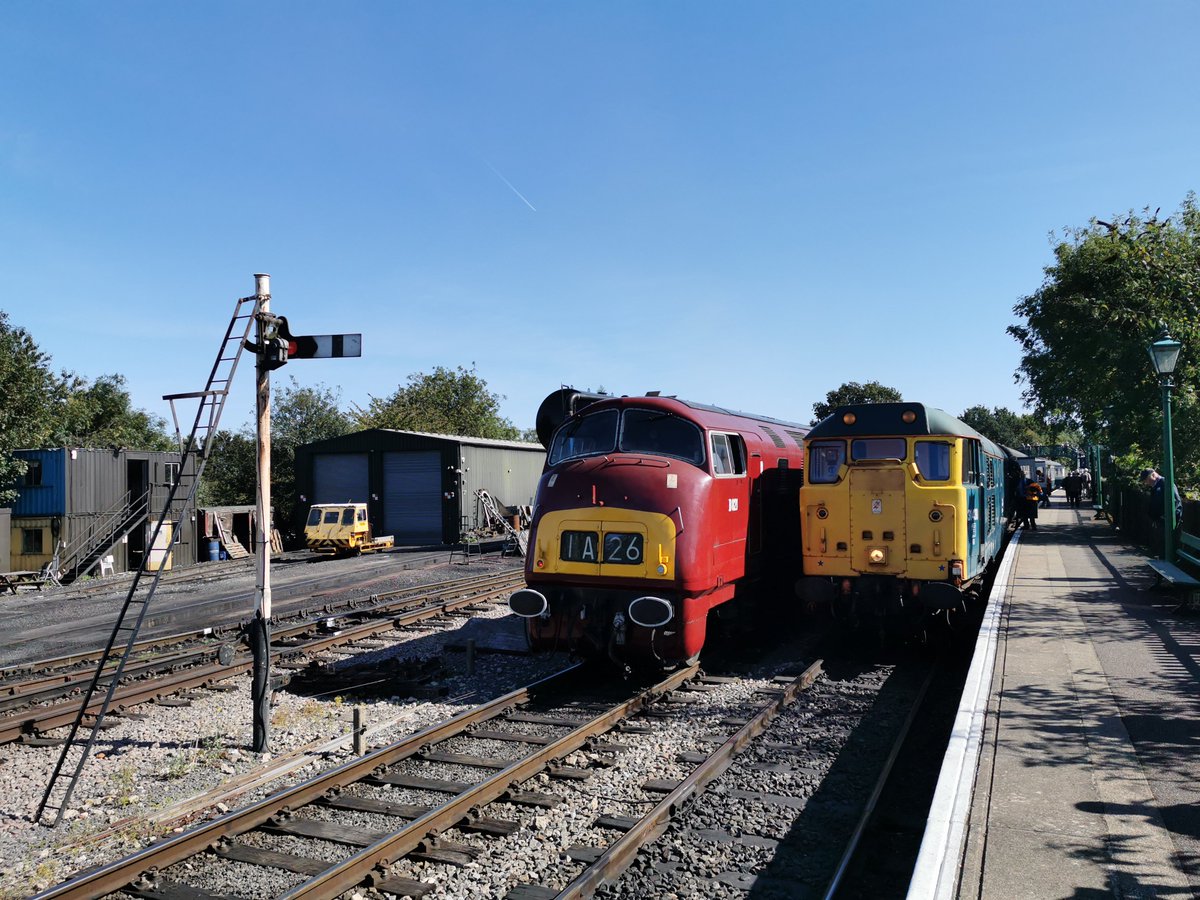 mattyf1985's tweet photo. There's a warship trying to hide @eorailway this weekend...
Diesel gala is epic this weekend throughly enjoying it.... #visitessex #EOR #eppingongarrailway #heritagerailway #warshipclass https://t.co/wOfbpRo8LI