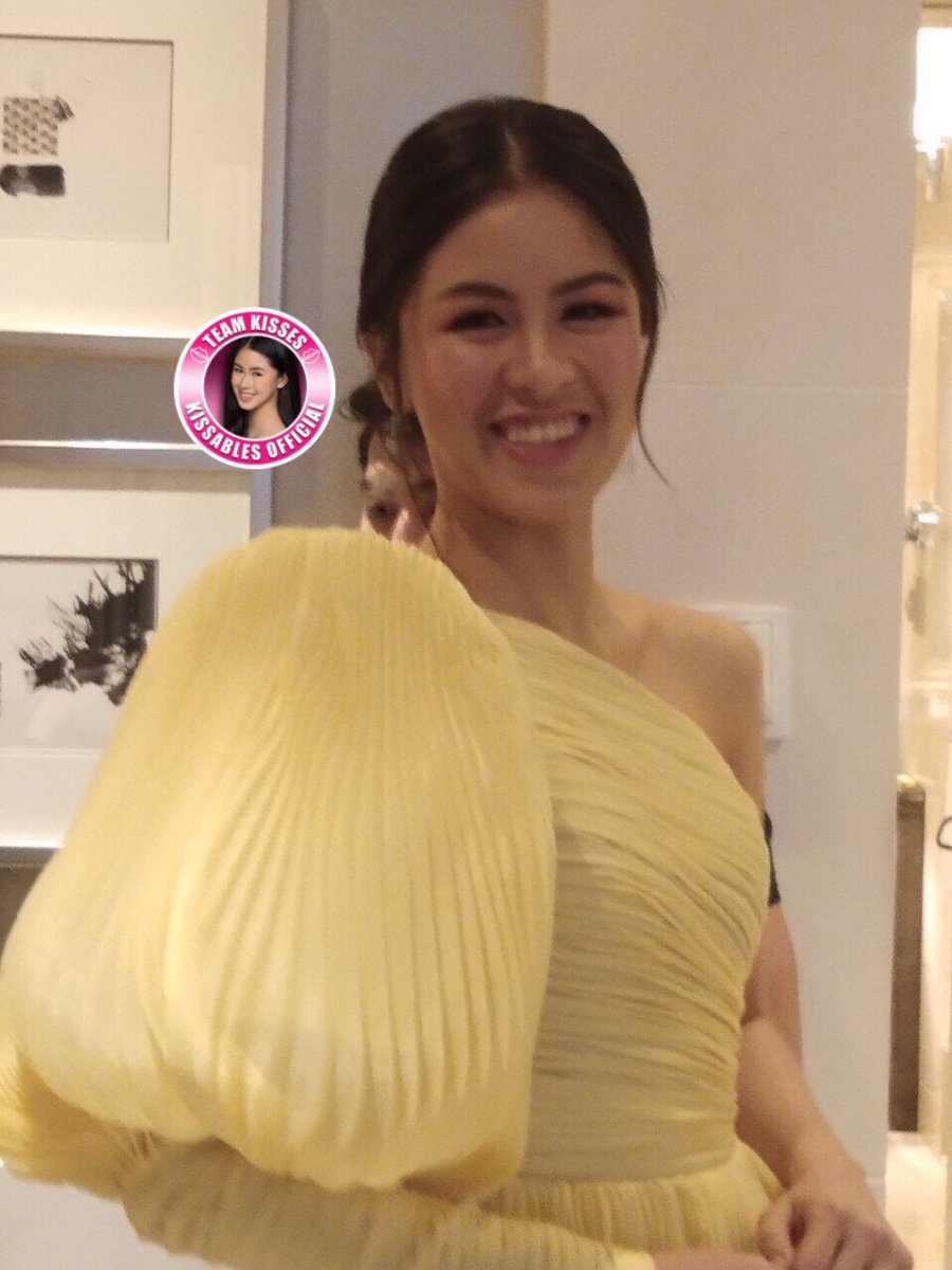 Your smile can brighten the darkest night.
Change tag fam!
<a href="/KissesDelavin/">Kisses Delavin</a> 

#AStarryNightFullofKISSES

KISSES DELAVIN

-Glendz