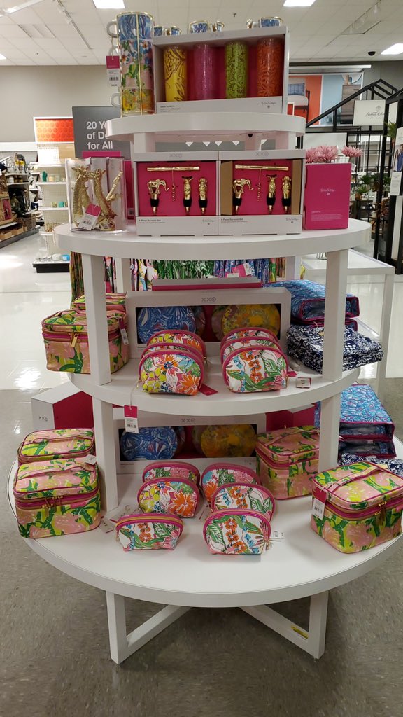 pinklotus1484's tweet photo. Ready, Set, LTO!!! Target XXO is all ready to help our T2006 guests discover the joy they felt during the last 20 years with our design partners all over again! ❌❌🎯 #Target #TargetStyle #Target20 #T2006 #targetxxo #target @everardogreena1 #targetjoy https://t.co/9SsMNGPfgu