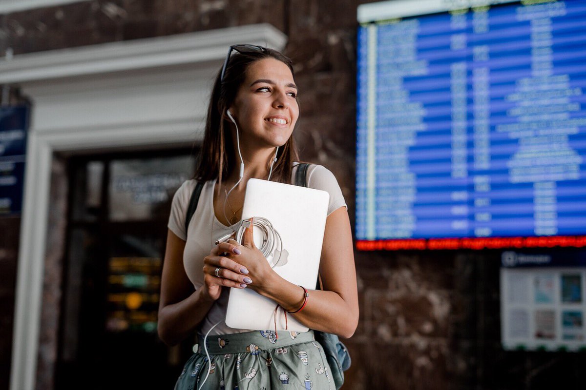 AnWires's tweet image. ANWires will save your MacBook on the road, at the airport and restaurant. The cable is reliable and safe to use.
⠀
We work by pre-order with the delivery of the universal cable to your home. We accept orders 24/7 at anwires.com #anwires