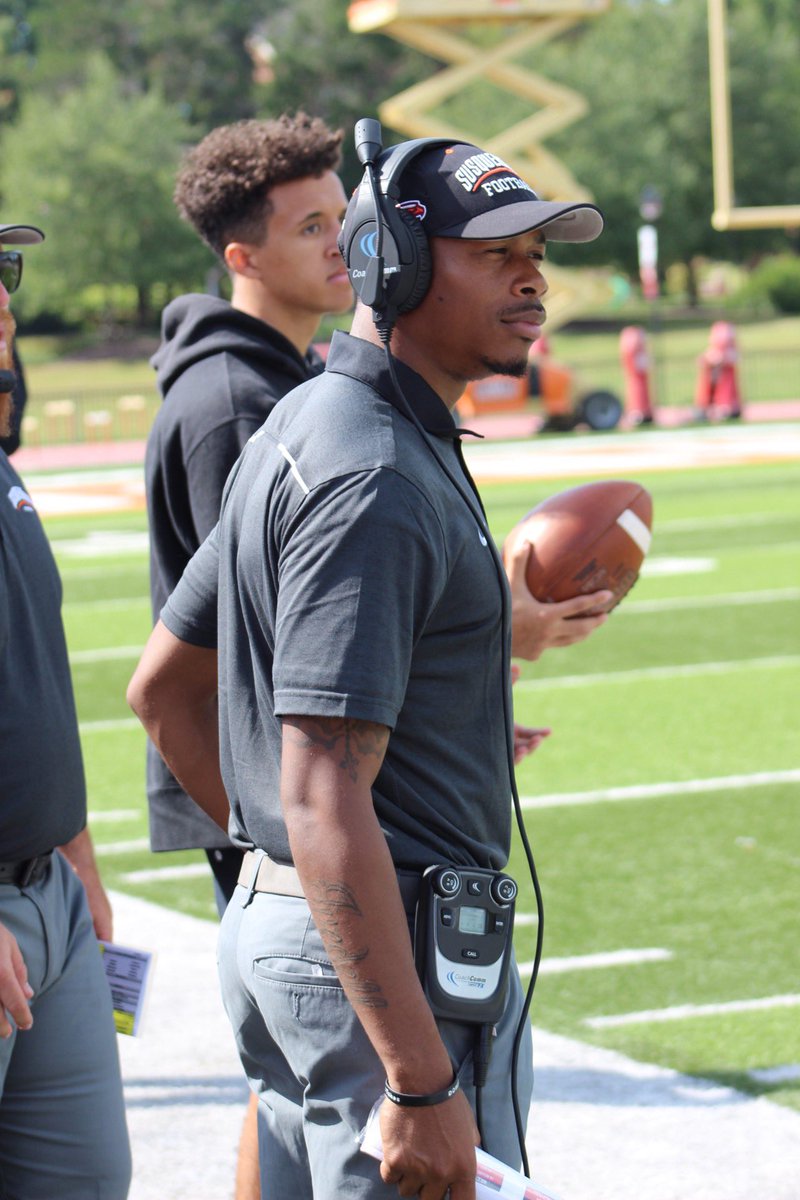 CoachNapoleon's tweet photo. Conference Opener 😈 Let’s Ride Boys !!!! #BeatHop https://t.co/BkUOkP8HLb