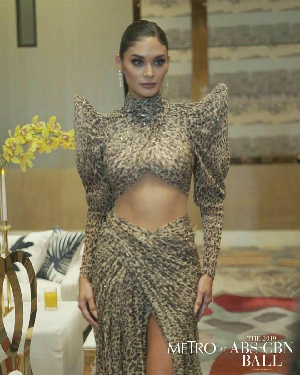 darylperez1040's tweet photo. Miss Universe 2015 Pia Alonzo Wurtzbach (@piawurtzbach) at the 2019 ABS-CBN Ball! 
(📸 @magicliwanag)

#METROxABSCBNBall2019 #ABSCBNBall2019
#WellStyledLife
#MetroStyleWatch #PiaWurtzbach #BBLoveMore #PiaABSCBNBall2019 https://t.co/RWVacTtocR