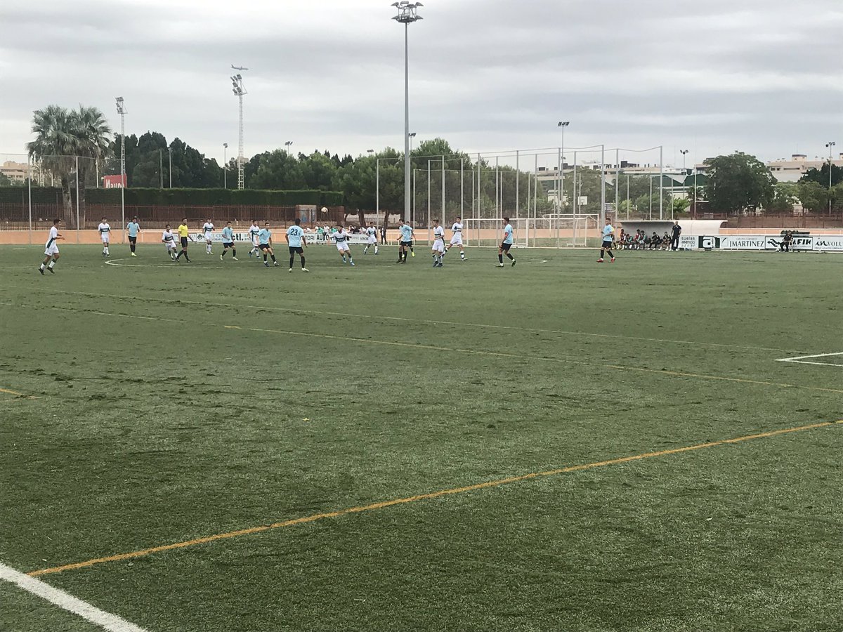 Ya en la #CiudadDeportiva viendo el <a href="/elchecfoficial/">🌴</a> juvenil A de #JoseRuiz <a href="/RafaRoldan13/">Rafa Roldan</a> #AndresJimenez y <a href="/9rodrimc1/">9rodrimc</a> contra el <a href="/CD_Toledo/">C.D. Toledo 🦅💚⚪️</a> #DivisiondeHonor #CanteraRg <a href="/rgfootball_web/">ℝ𝔾𝔽𝕠𝕠𝕥𝕓𝕒𝕝𝕝</a>