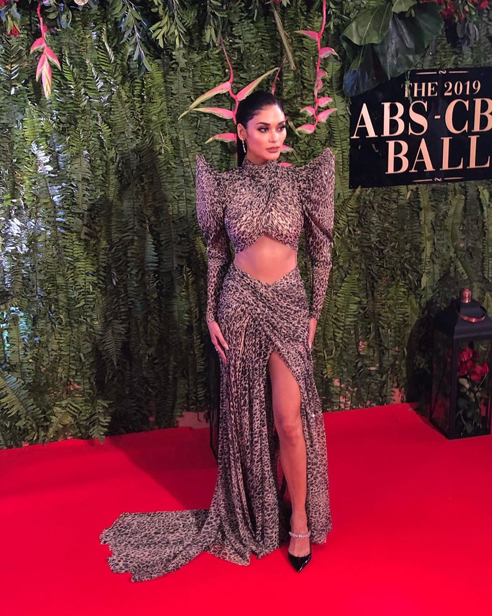 darylperez1040's tweet photo. Miss Universe 2015 Pia Alonzo Wurtzbach (@piawurtzbach) at the 2019 ABS-CBN Ball! 
(📸 @magicliwanag)

#METROxABSCBNBall2019 #ABSCBNBall2019
#WellStyledLife
#MetroStyleWatch #PiaWurtzbach #BBLoveMore #PiaABSCBNBall2019 https://t.co/ccTK64gZNI