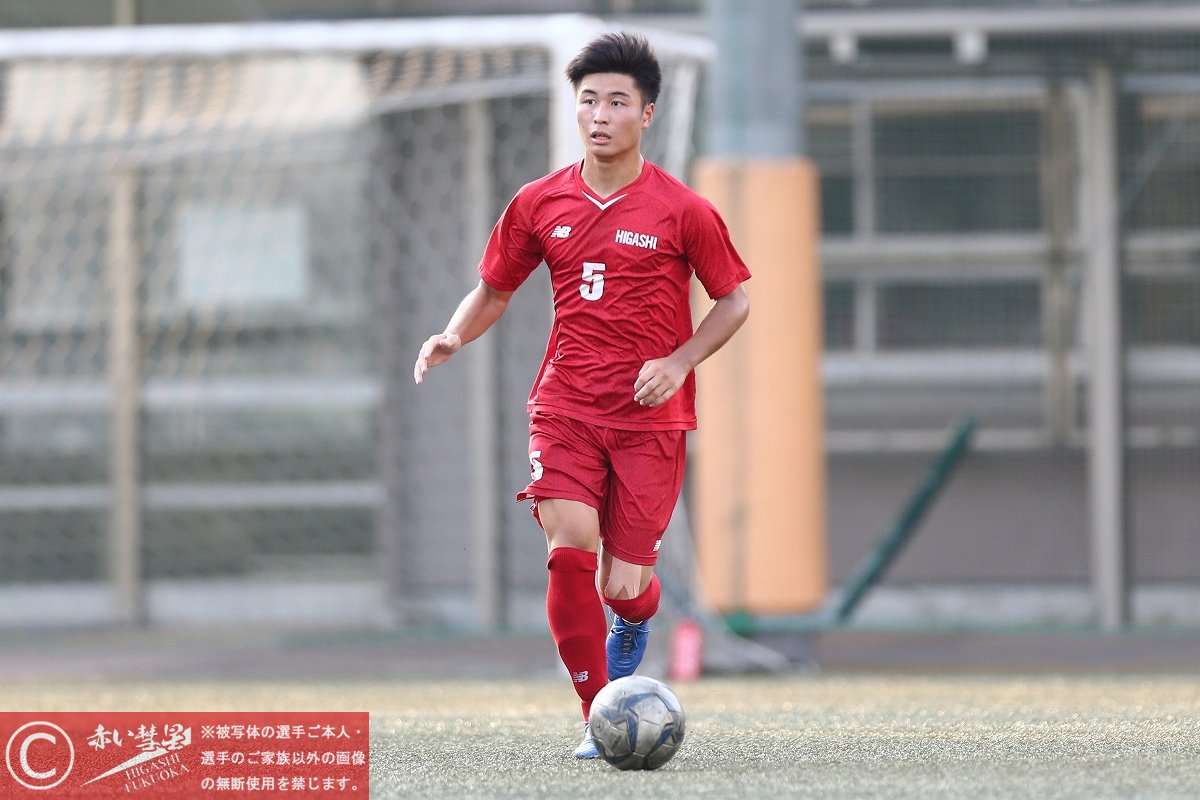 赤い彗星 東福岡高校サッカー 写真館 高円宮杯 Jfa U 18サッカーリーグ19福岡２部a 東福岡c 筑前 先発出場の高橋渉 Forza 02 ２年 と田中龍誠 小倉南fcjy ２年 ドリブルで仕掛ける高松駿丞 Tino Fa ２年 交代出場の園田皇紀 ブレイズ