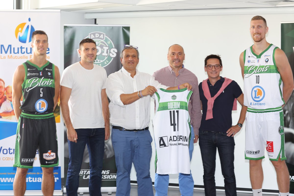 ADABloisBasket's tweet photo. @JNoliere Un grand merci également à #Aderim Blois et @AVANTAGERH pour leur soutien ! 🙂 #NouveauxMaillots #ADABlois #PartenairesMajeurs https://t.co/9JeA4f3fVx