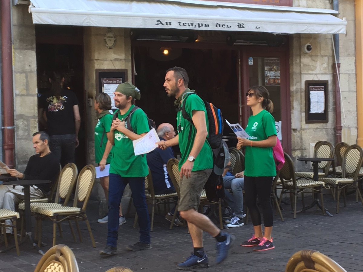 magali_blanchet's tweet photo. Beaucoup de couleurs dans les rues de #Tours aujourd’hui avec les #Harmoniades2019. Plus de 120 collaborateurs @hmutuelle venus de la France entière réunis pour un jeu de piste collaboratif et ludique animé par @Numaterrafr #management #AvanconsCollectif https://t.co/9KpGdvcAWg