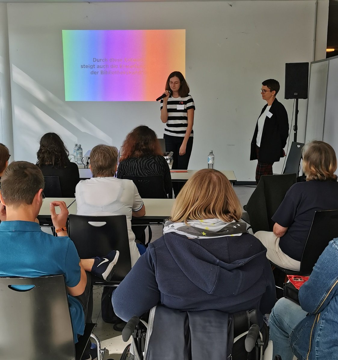 tbbb2019's tweet photo. Wie können die klassischen Bibliotheksservices 'digitalisiert' werden und ein gutes Nutzungserlebnis schaffen? #PixelSaloon klärt auf! https://t.co/WyDtr3pthc