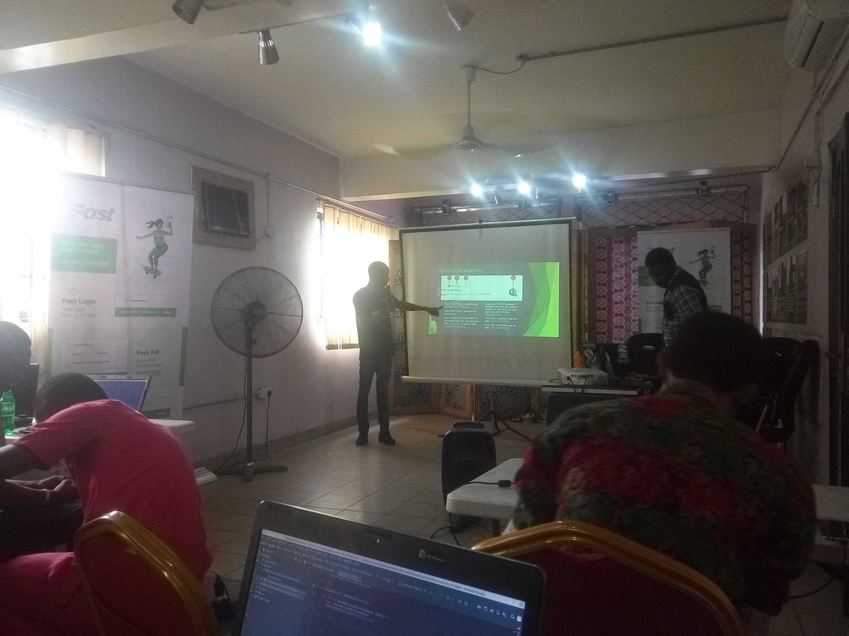 APhrophet's tweet image. yeah our resident android bishop teaching us android notifications u have been notified 😂 !!!

#ALCPHASE2 #GrowWithGoogle #PLURALSIGHT #ALCPORTHARCOURT