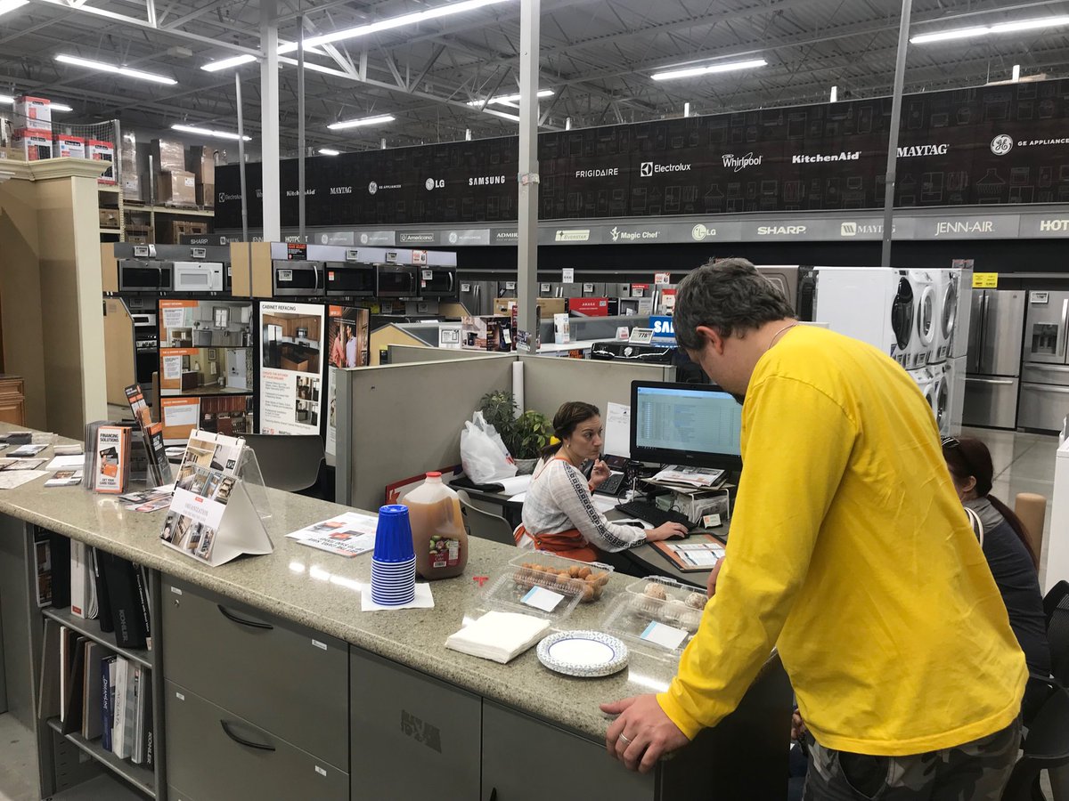 Started as customers at the #NDDREAMKITCHENEVENT ....ended with a countertop estimate and appliance sale!!! Great job Rachel!  ⁦<a href="/fedulchak/">April Fedulchak</a>⁩ ⁦⁦@asm212230⁩ ⁦<a href="/anowaczyk7/">Amanda</a>⁩ ⁦@Leesh322⁩