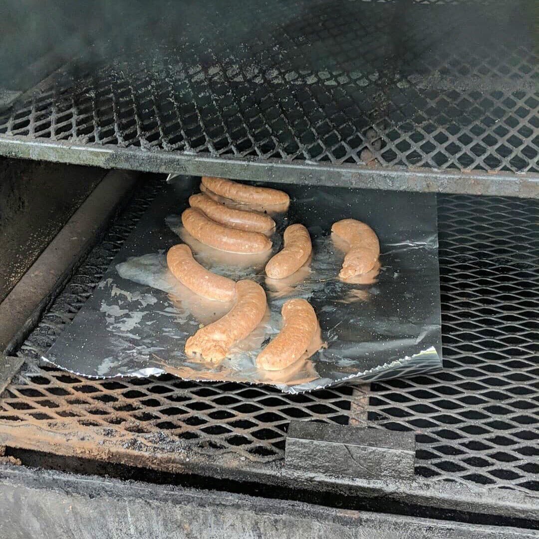 BonezBrothers's tweet photo. Come get some gator sausage to warm you up on this chilly morning! We are at the Attleboro Farmers Market until 1:00!
#bonezbrothersbbq
#capronpark
#attleborofarmersmarket
#gator
#food
#gatorsausage https://t.co/RF30cqwTtF