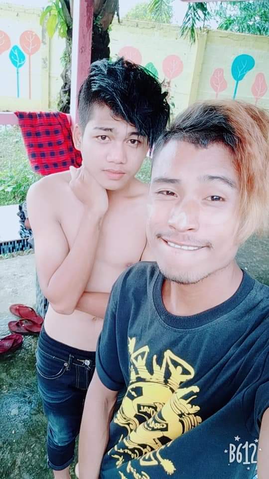 Zwe93298599's tweet photo. @k0BGNasEE2JUzqR ပိုင္႐ွင္မဲ့ေတပါ https://t.co/jr0wJyIArb