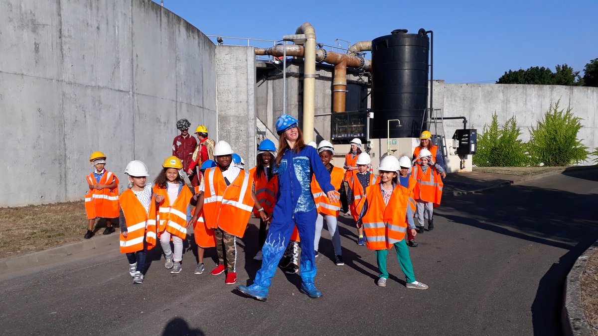 Marine_Scheffer's tweet photo. L'effet "ouhaou" des journées innovation @suezFR... c'est aujourd'hui et partout en France. A l'écopole de Chevilly et à la station d'épuration de Châlette-sur-Loing, petits et grands s'entraînent à devenir de véritables éco-citoyens ! #SUEZ4innovation https://t.co/85AOmr4tDi