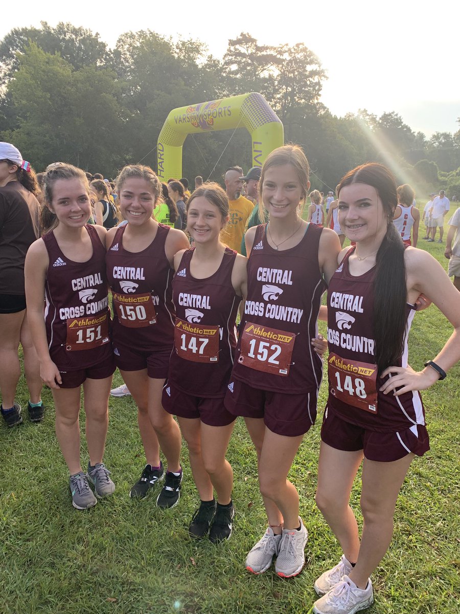CHSWildcatScoop's tweet photo. Varsity girls are #readytorun @CentralCrossCo1! #allaboutthatpace #missingafewtoact #WeAreCentral #GeauxWildcats🐾 https://t.co/XJ0chEvYls